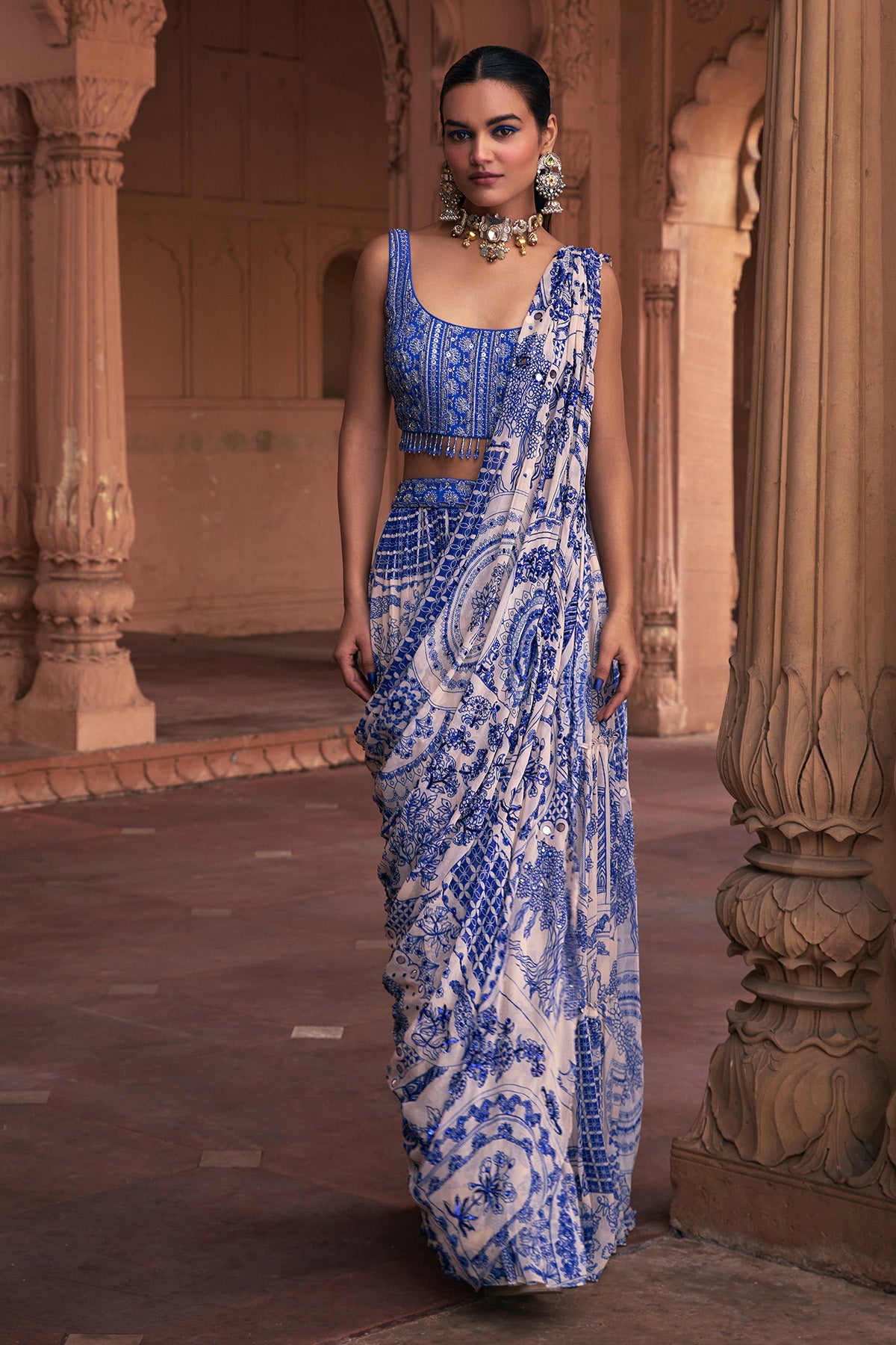 Hansika Motwani in Blue Thikri Print & Highlighted Saree Set