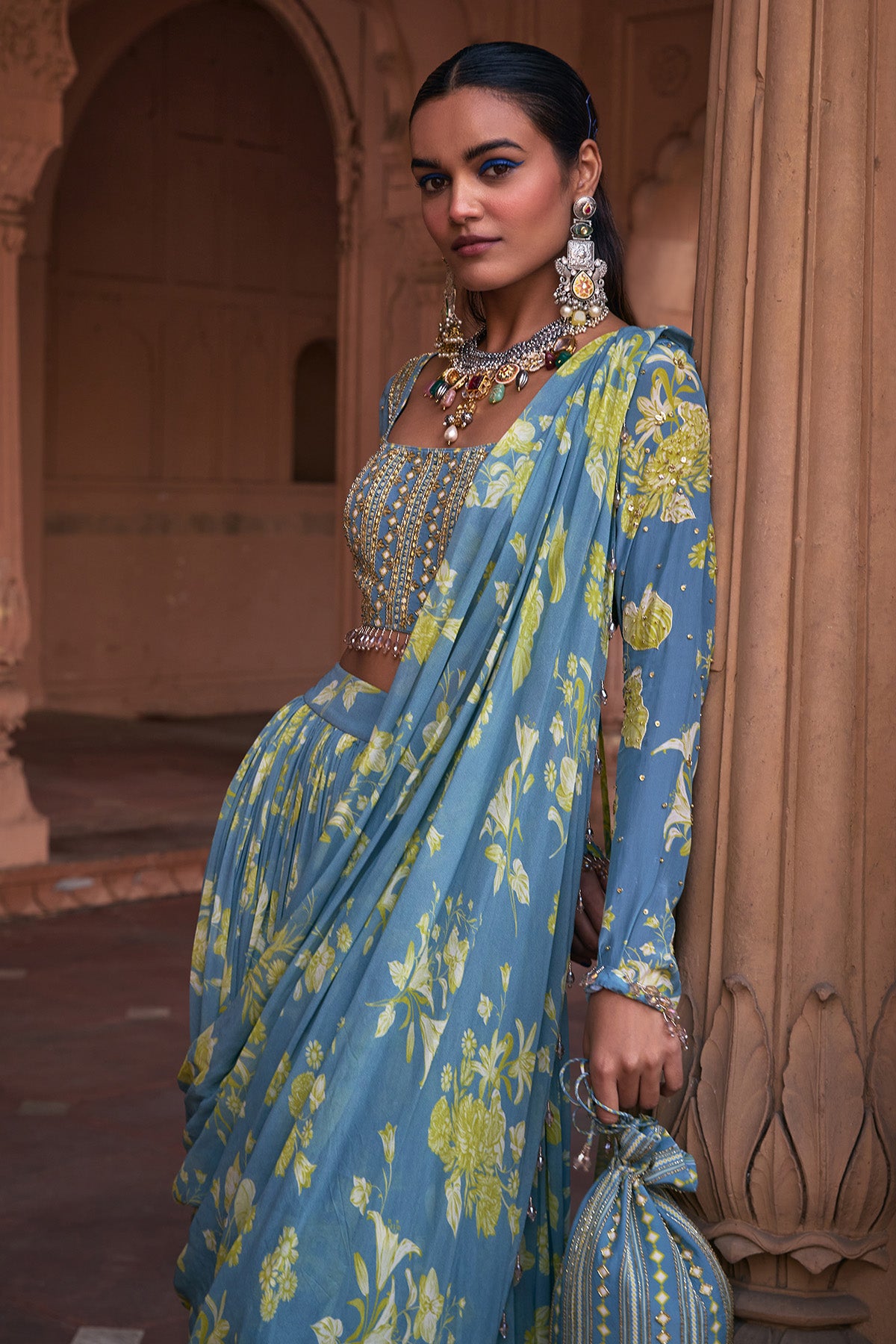 ICE BLUE FLORAL PRINT & HIGHLIGHTED SAREE SET
