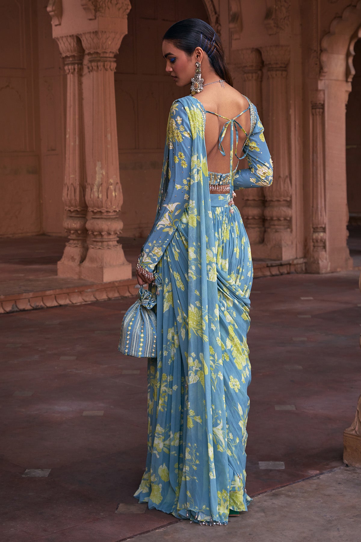 ICE BLUE FLORAL PRINT & HIGHLIGHTED SAREE SET