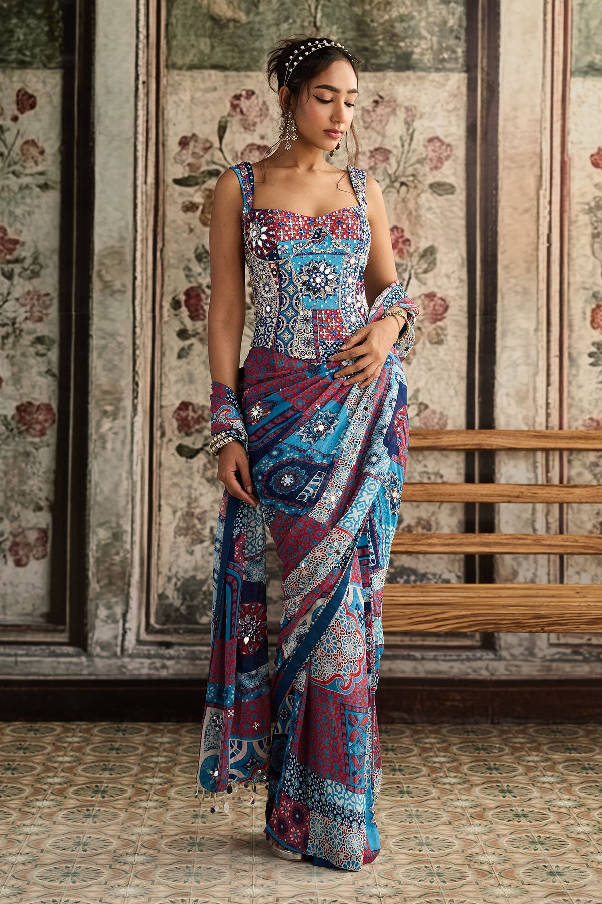 Teal Print And And Highlighted Corset Blouse With Pre-Draped Classic Saree Set