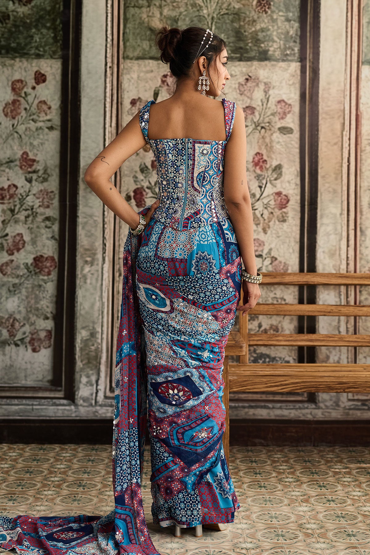 Teal Print And And Highlighted Corset Blouse With Pre-Draped Classic Saree Set