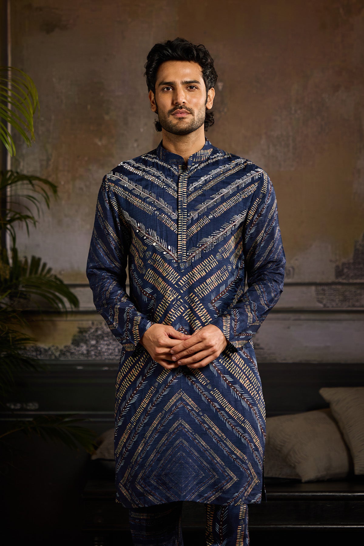 BLUE CHEVRON PRINT BUNDI AND KURTA PAIRED WITH PRINTED PANTS
