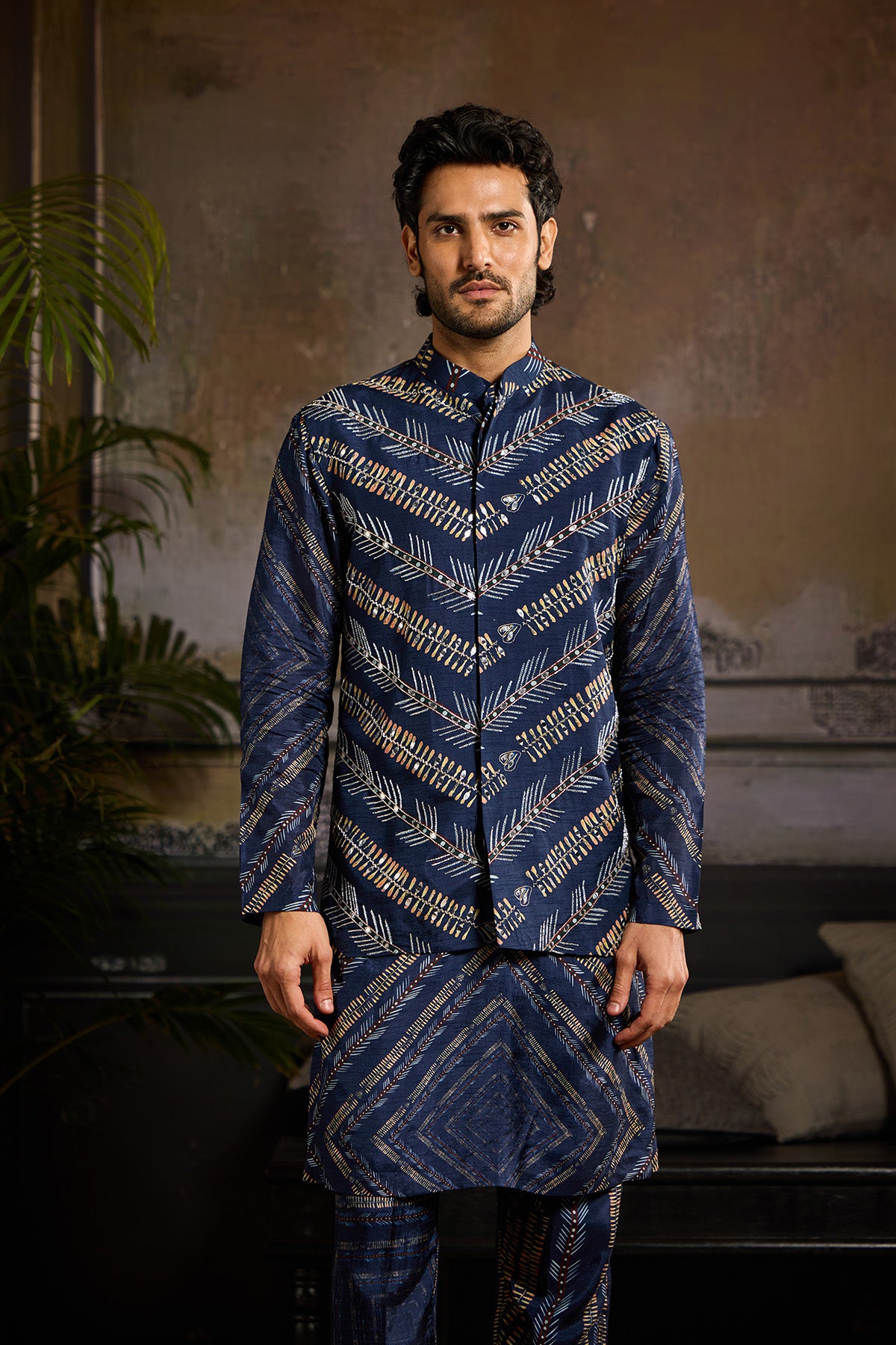 BLUE CHEVRON PRINT BUNDI AND KURTA PAIRED WITH PRINTED PANTS