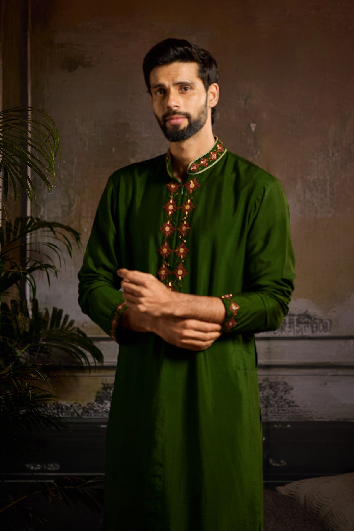 OLIVE GREEN EMBROIDERED KURTA PAIRED WITH OLIVE GREEN PANTS
