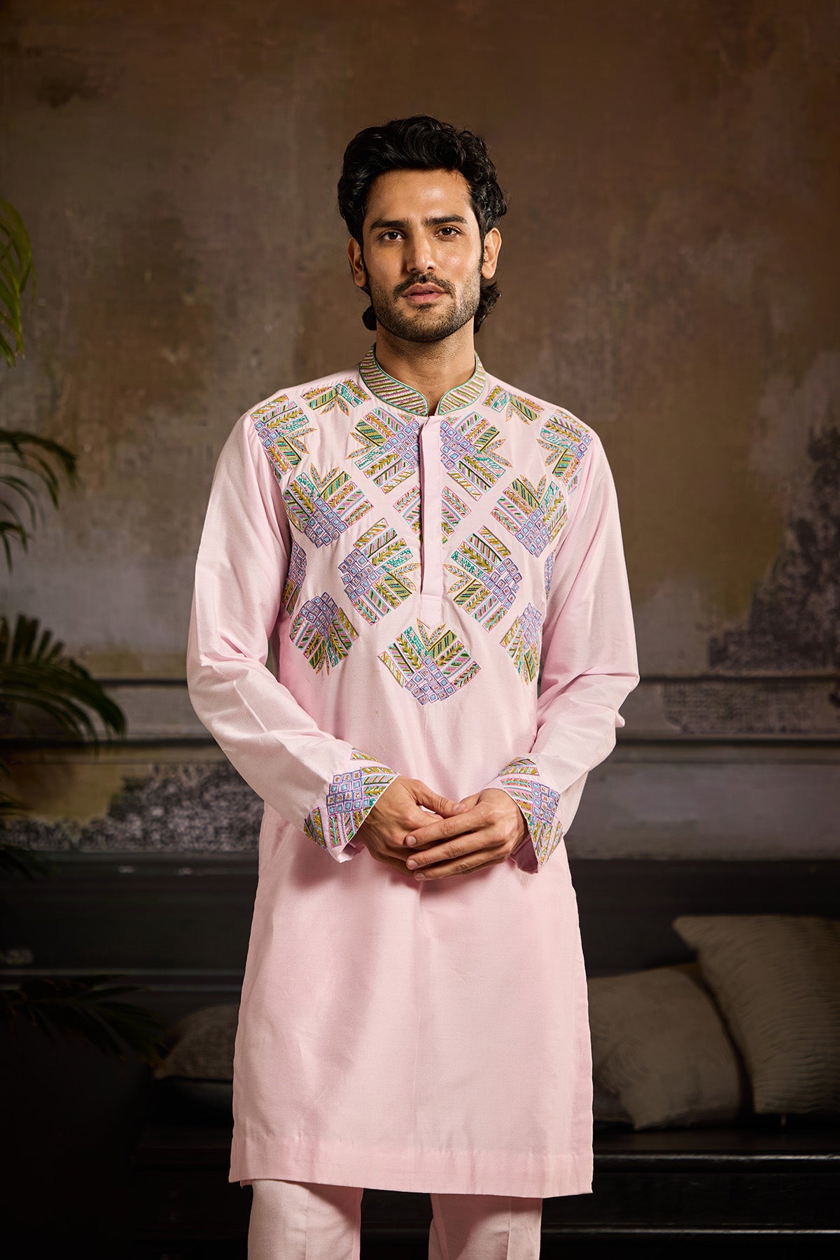 BLUSH PINK FAN BUTTA EMBROIDERED KURTA PAIRED WITH BLUSH PINK PANTS