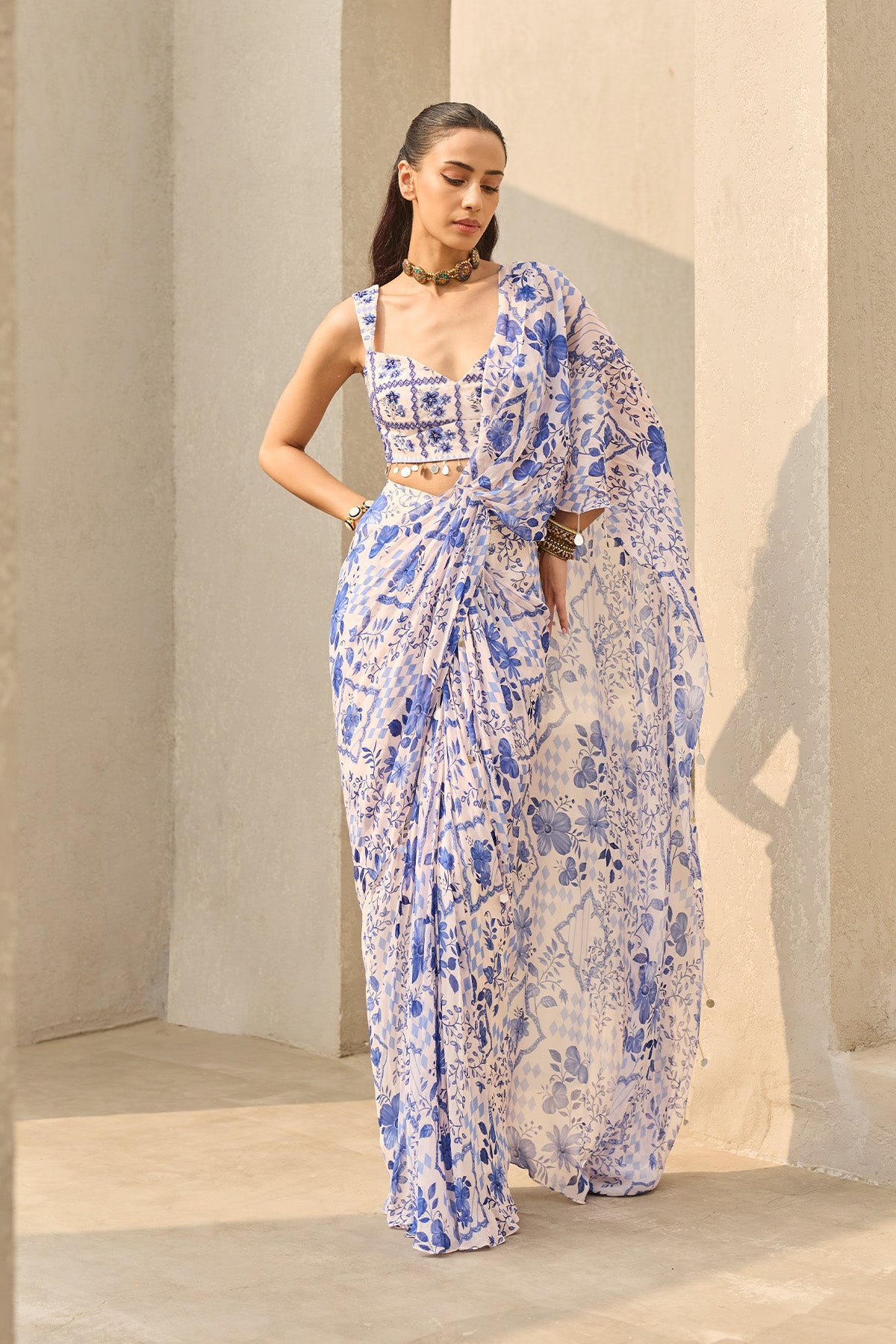 IVORY & BLUE ABSTRACT FLORAL PRINTED SAREE SET