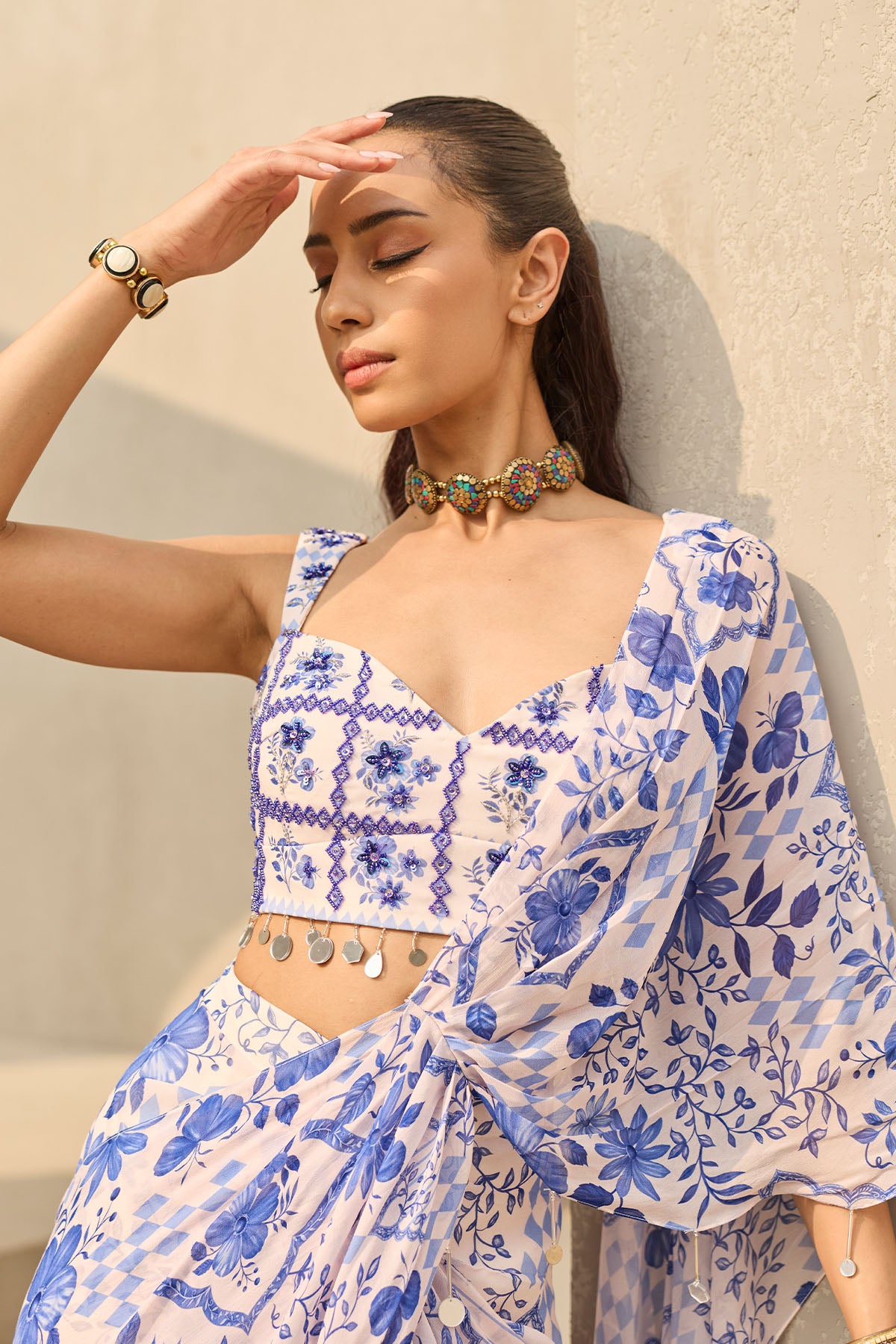 IVORY & BLUE ABSTRACT FLORAL PRINTED SAREE SET