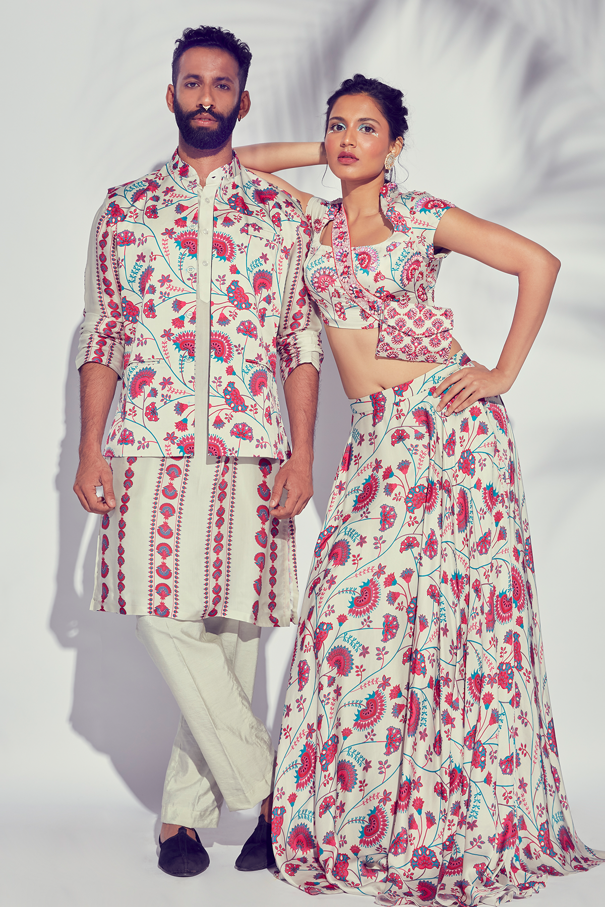 Pink Jaal Printed Bundy With Pink Border Printed Kurta & Pyjama