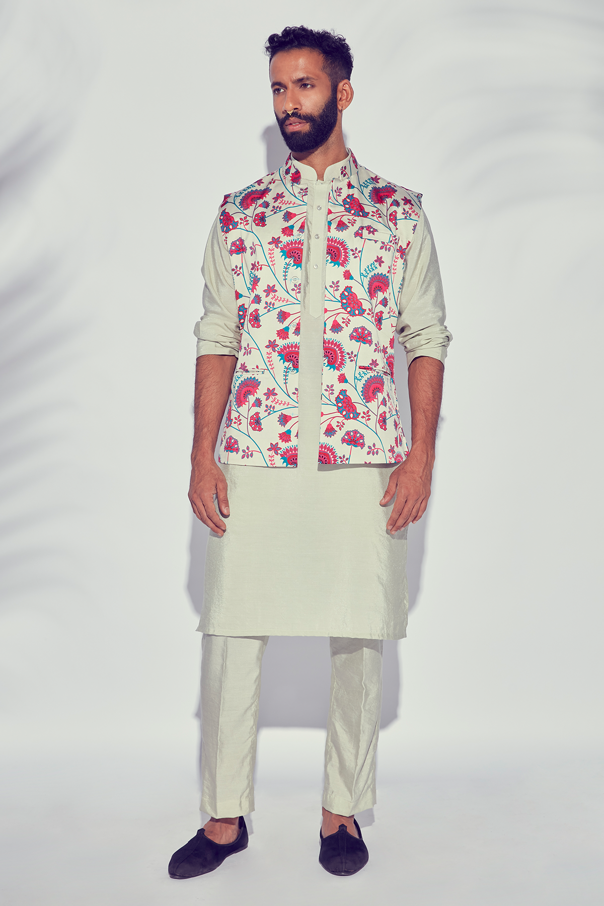 Pink Jaal Printed Bundy With Plain Grey Kurta & Pyjama