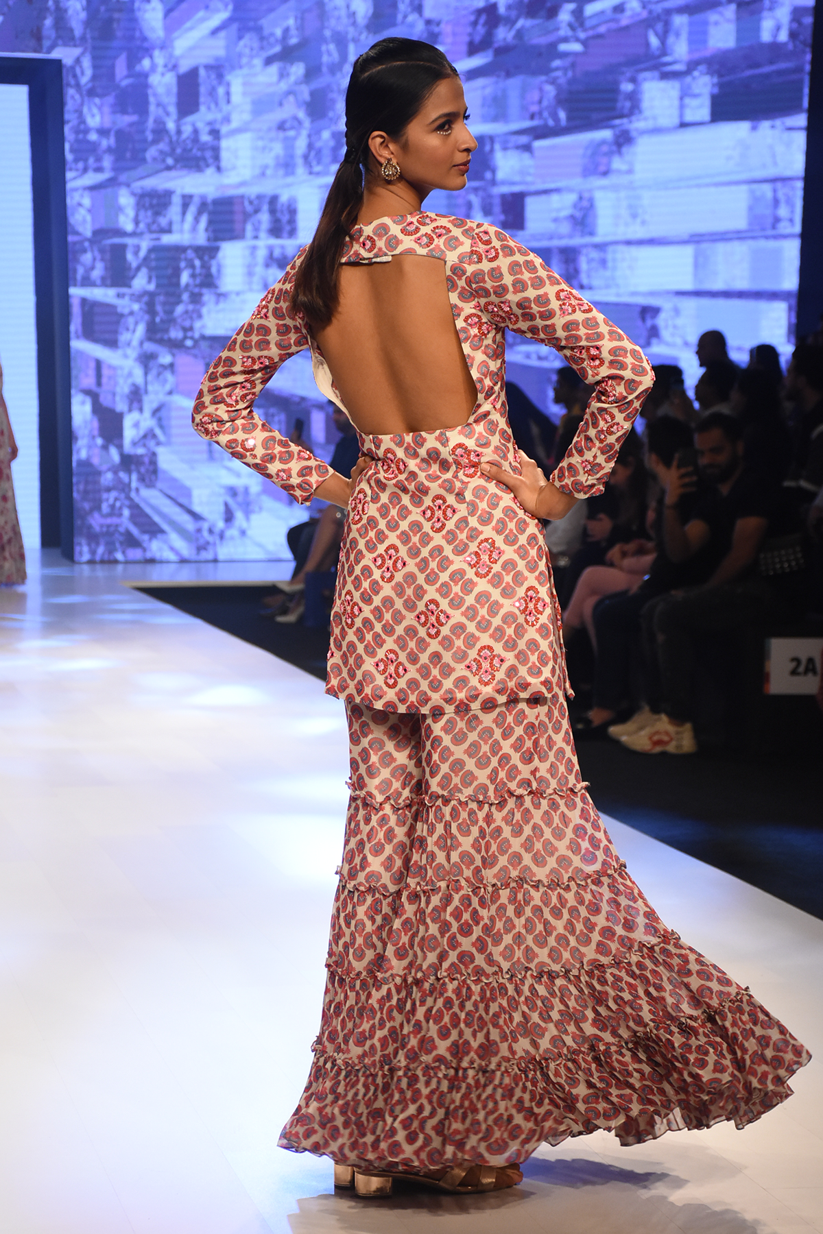 Pink Butta Printed Embroidered Kurti With Butta Printed Garara