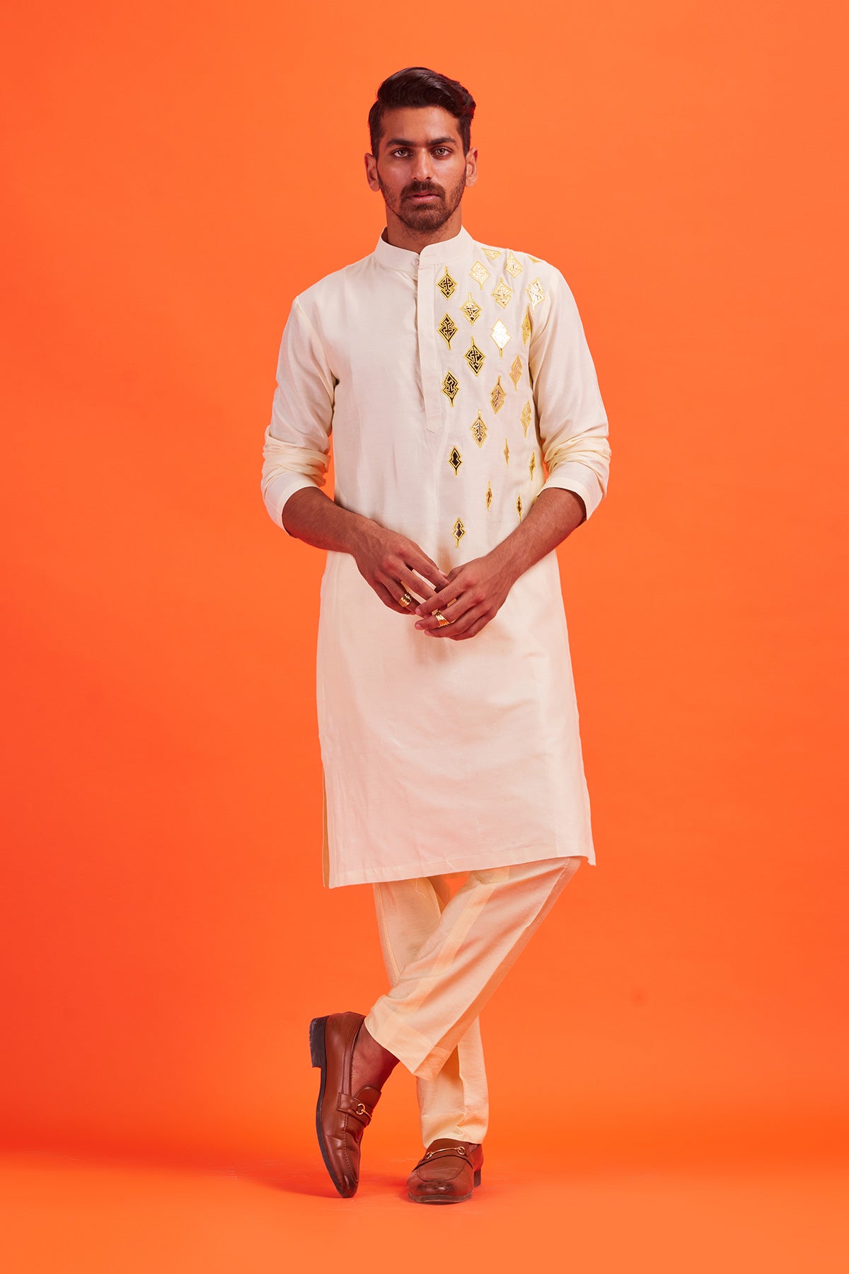 Pastel Yellow Acrylic &thread Leaf Embroidered Kurta&bundy With Pastel Yellow Pants