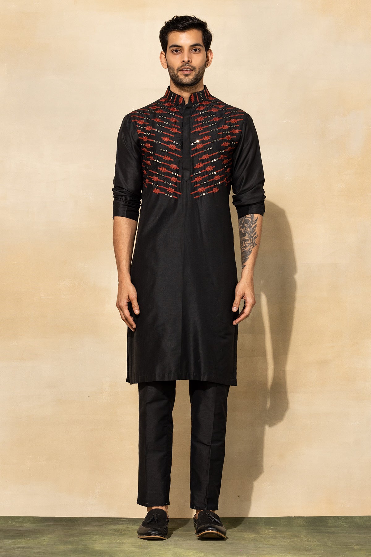 BLACK ARROW EMBROIDERED KURTA
