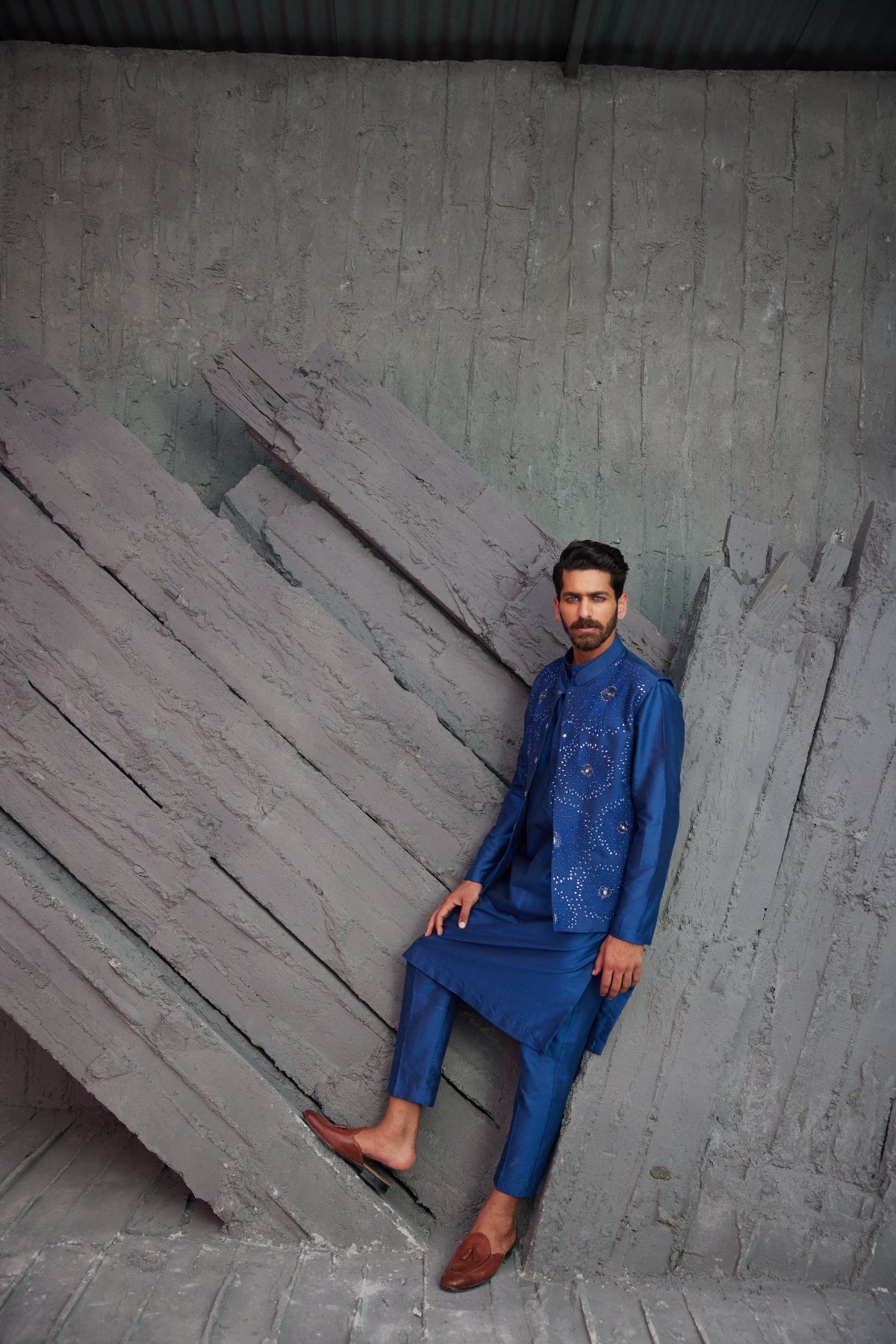 Indigo blue Self on Self thread and cutdana with acrylic Sunray embroidered Kurta & Bundy