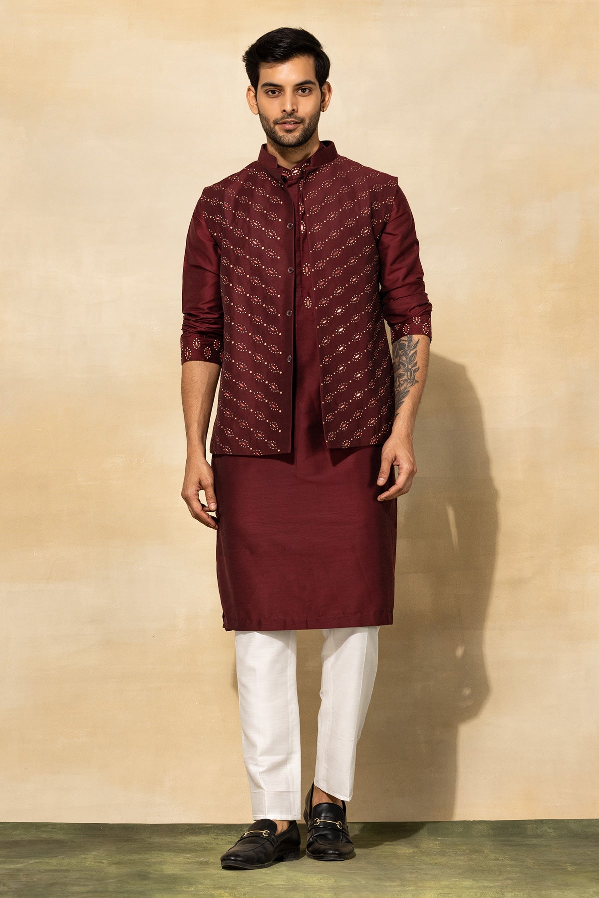 MAROON ACRYLIC KURTA & BUNDY