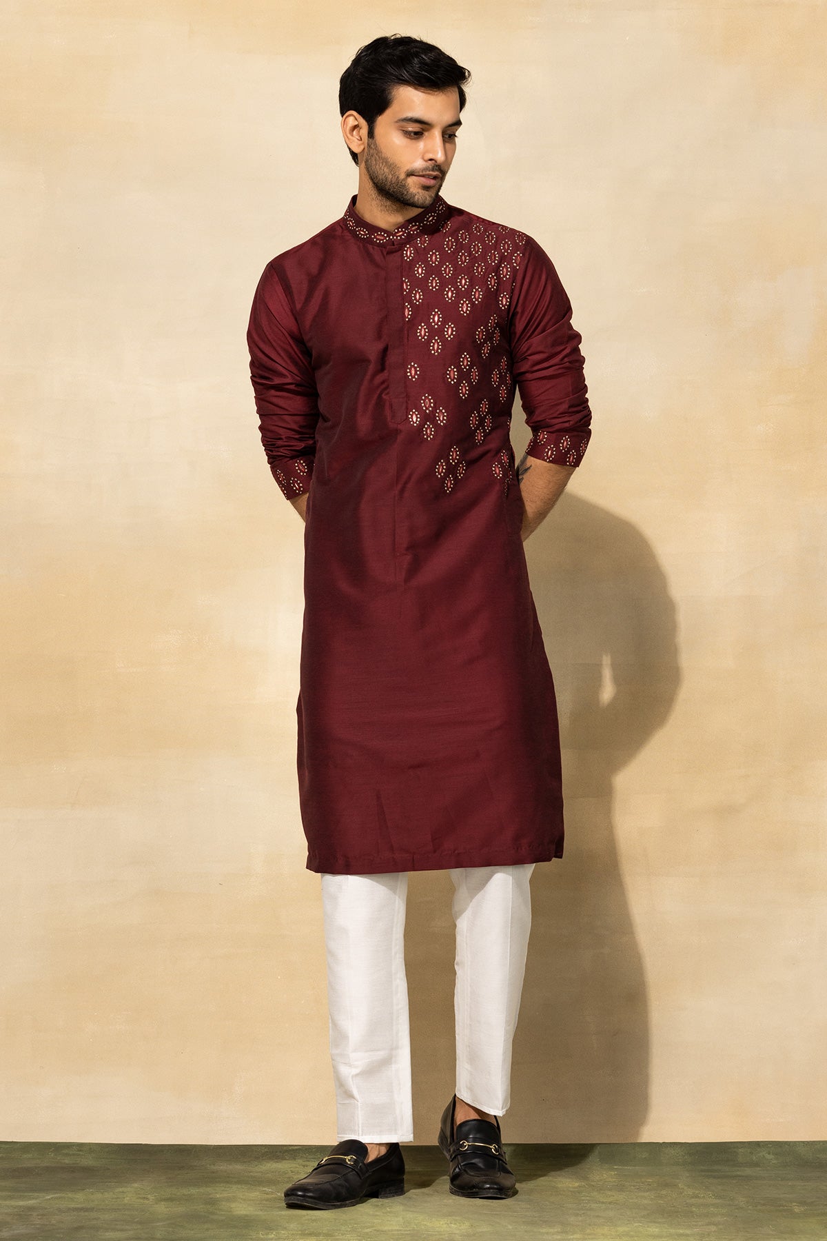 MAROON ACRYLIC KURTA & BUNDY