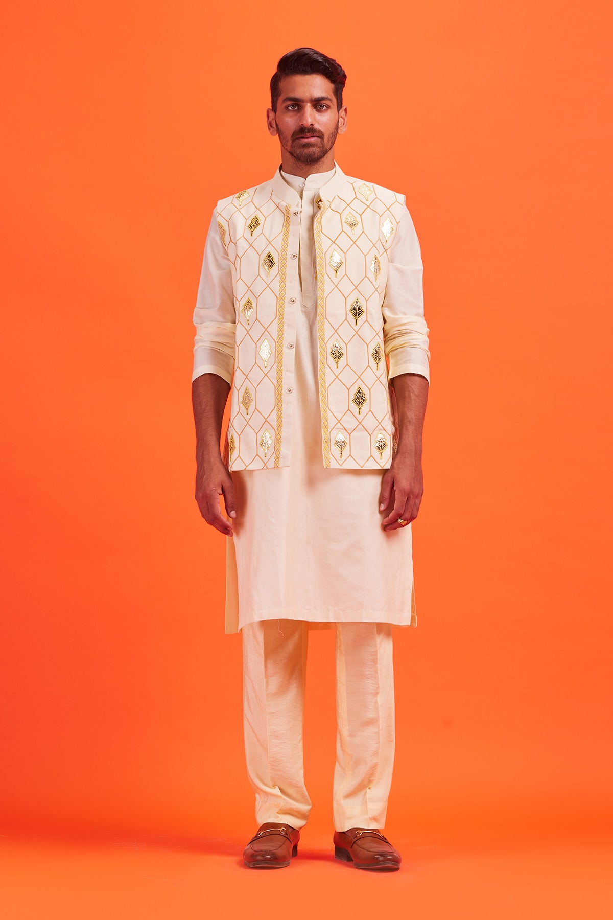 Pastel Yellow Acrylic &thread Leaf Embroidered Kurta&bundy With Pastel Yellow Pants