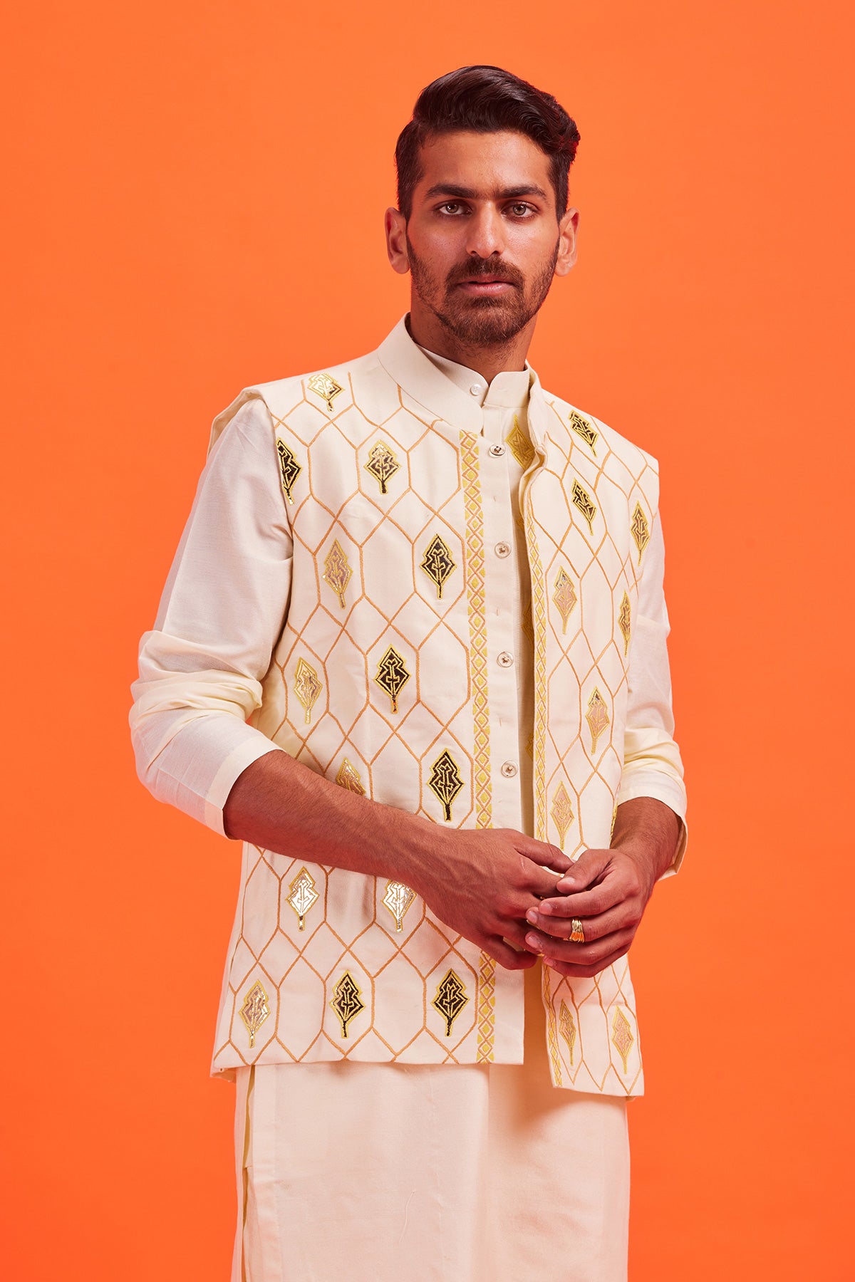 Pastel Yellow Acrylic &thread Leaf Embroidered Kurta&bundy With Pastel Yellow Pants