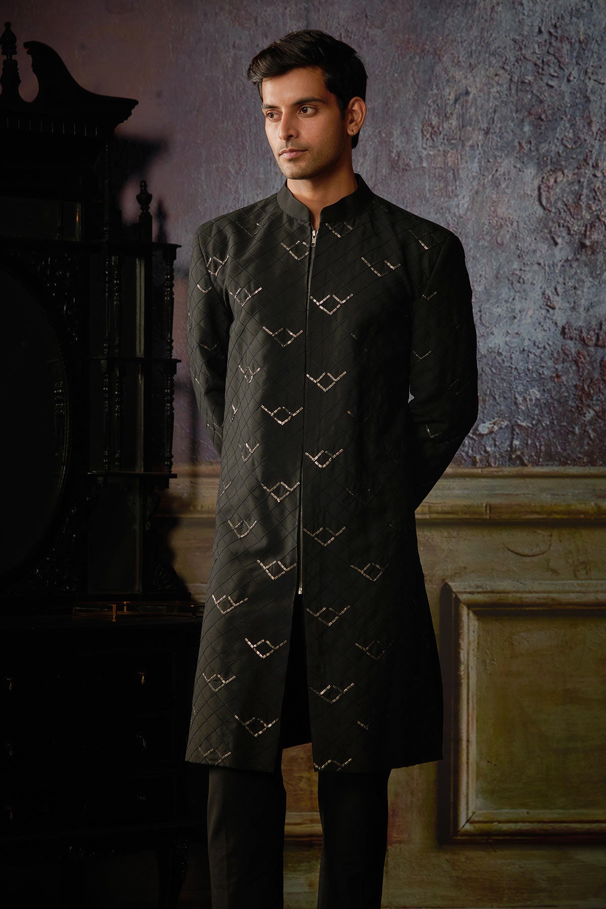 BLACK TEXTURED WITH ARROW EMBROIDERED KURTA WITH BLACK PANTS