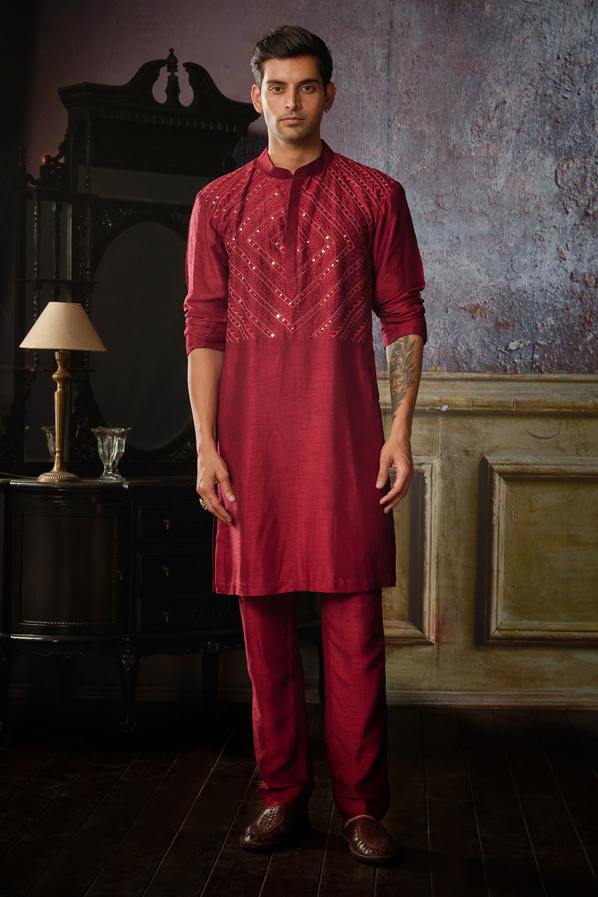 MAROON THREAD AND MIRROR EMBROIDERED KURTA WITH MAROON PANTS