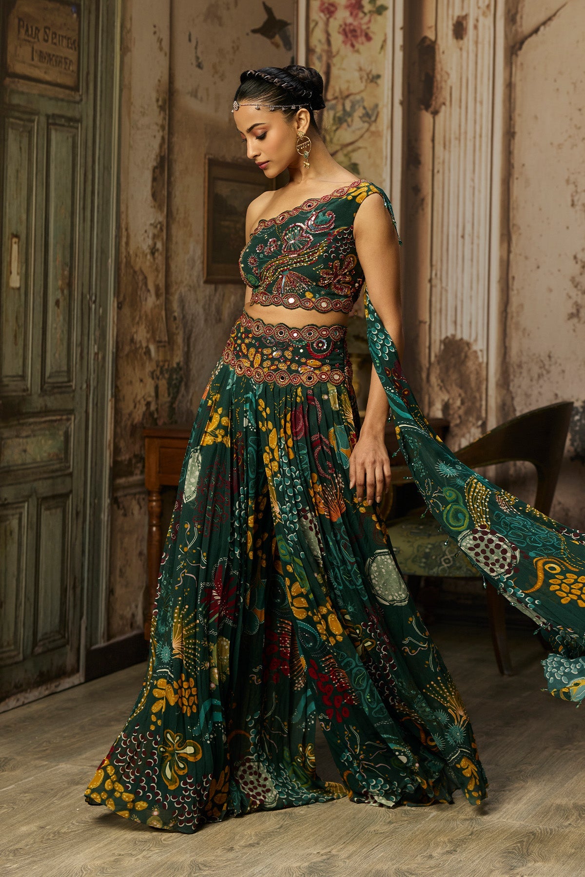 Dark Green Print And Highlighted Pleated Pants Set