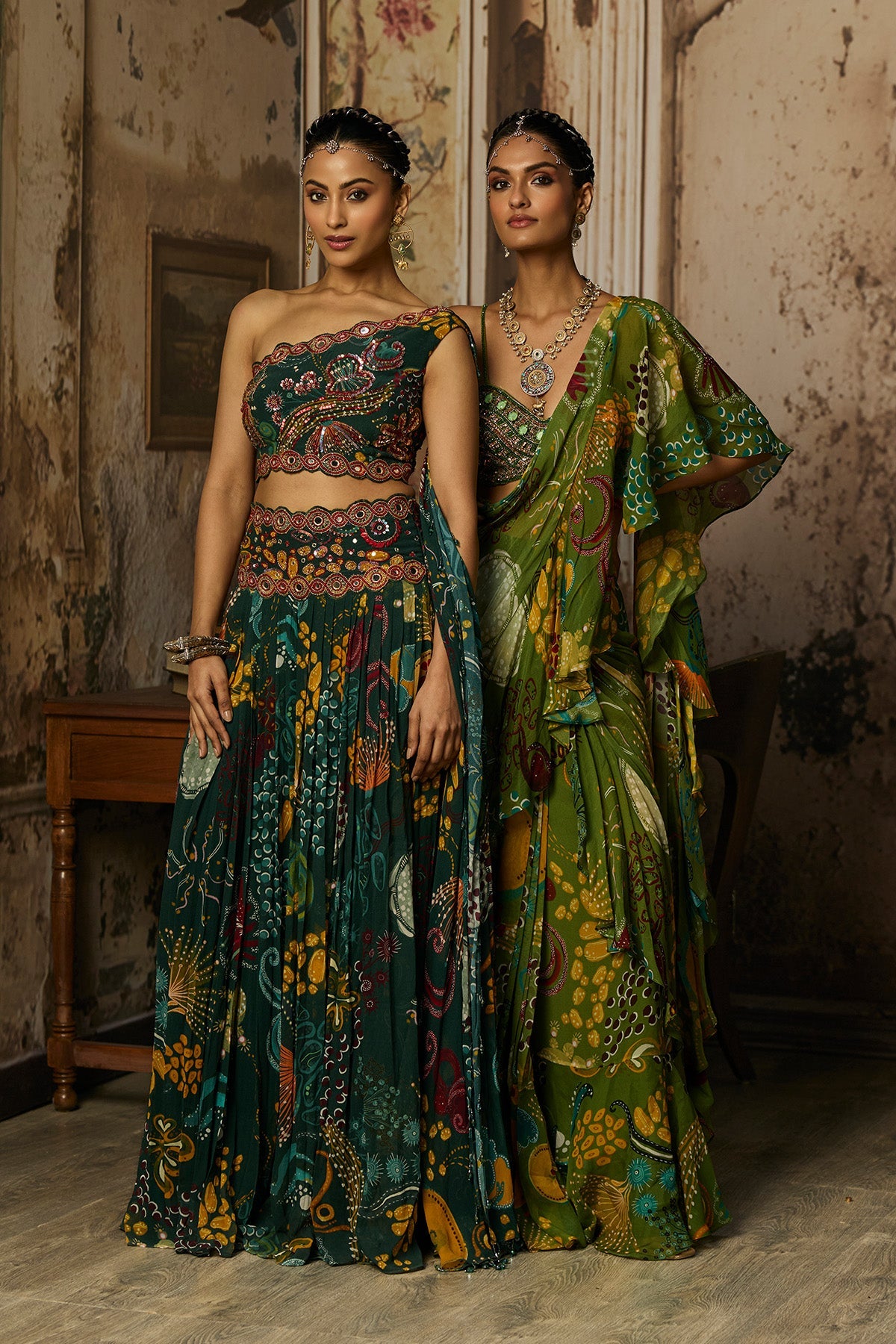 Dark Green Print And Highlighted Pleated Pants Set