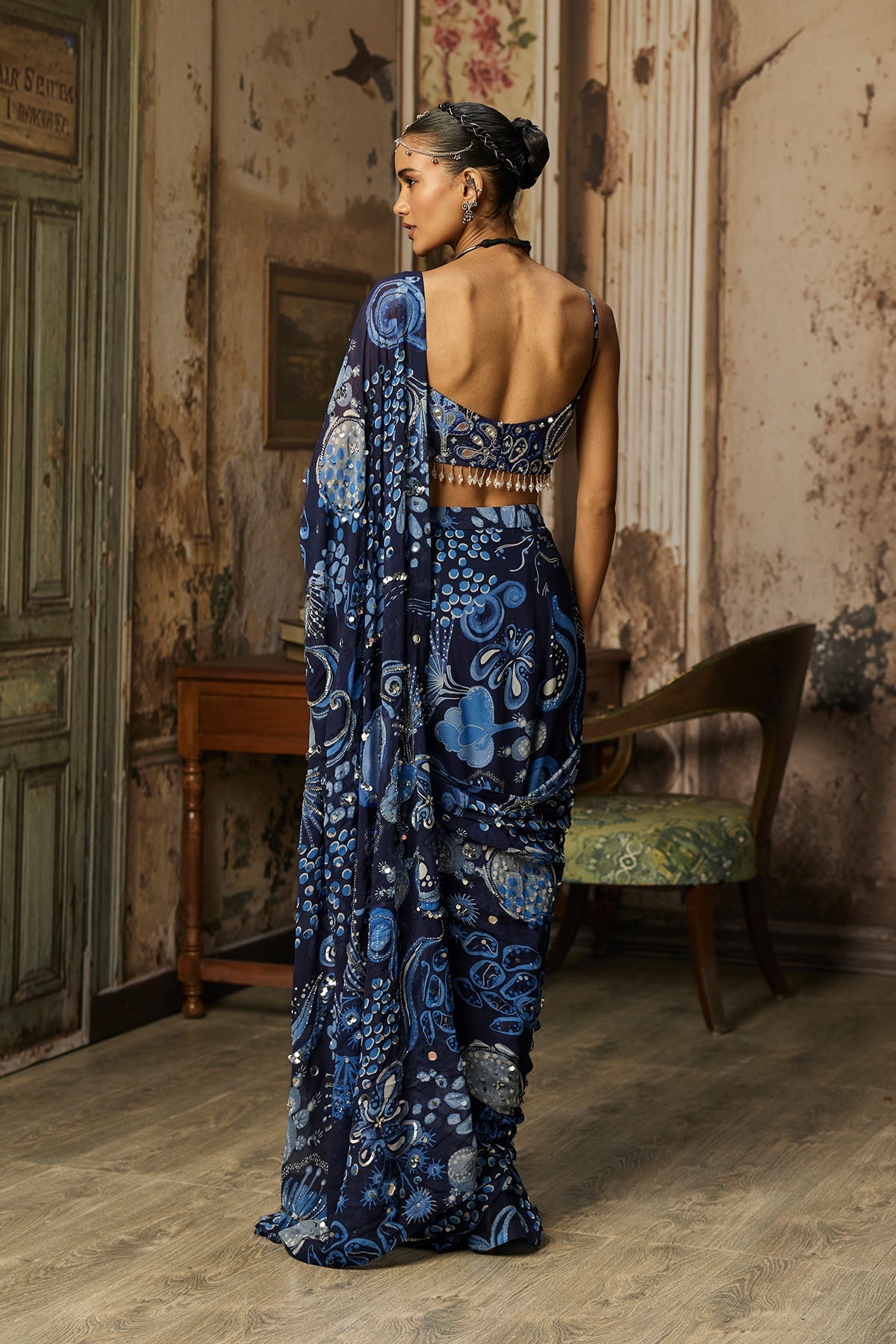 Navy Blue Printed And Highlighted Classic Saree Set