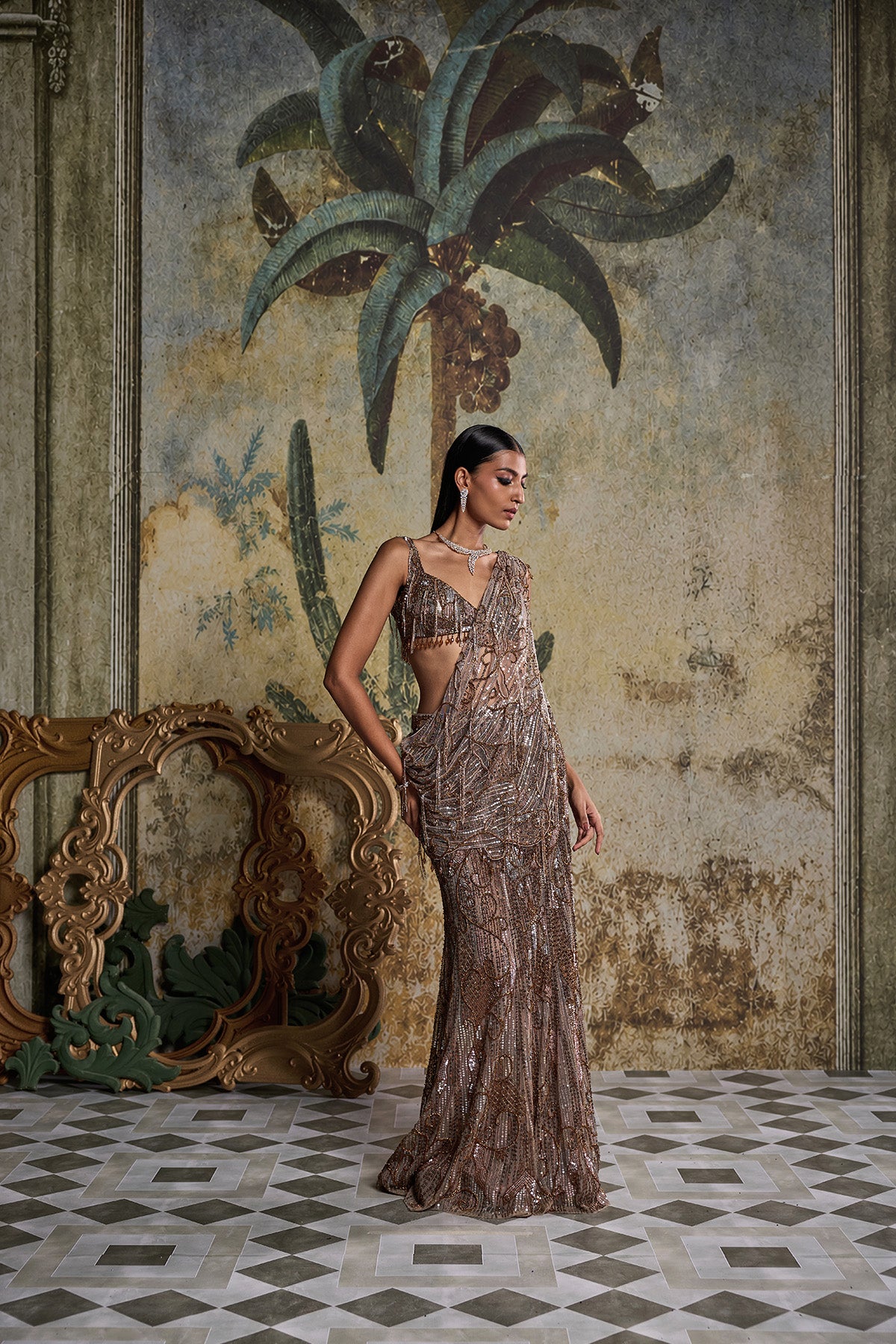 GREY SWIRLL EMBELLISHED & TASSSELED SAREE SET