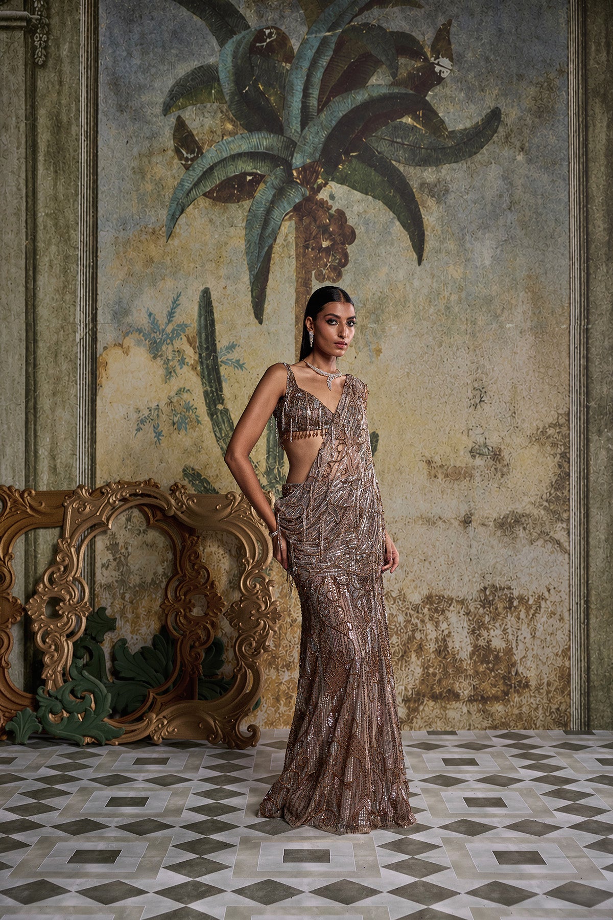 GREY SWIRLL EMBELLISHED & TASSSELED SAREE SET