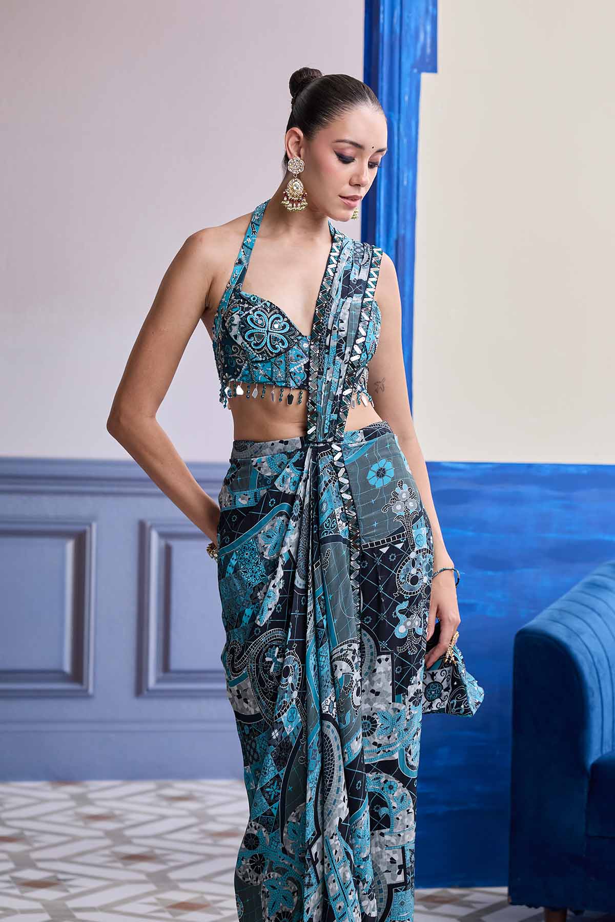 TEAL MOSAIC BLOUSE WITH HIGHLIGHTED BORDER SLIT SAREE SET