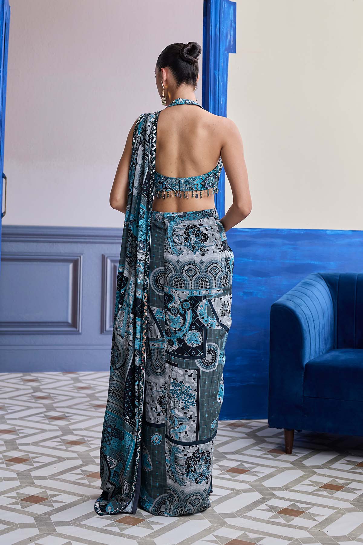 TEAL MOSAIC BLOUSE WITH HIGHLIGHTED BORDER SLIT SAREE SET