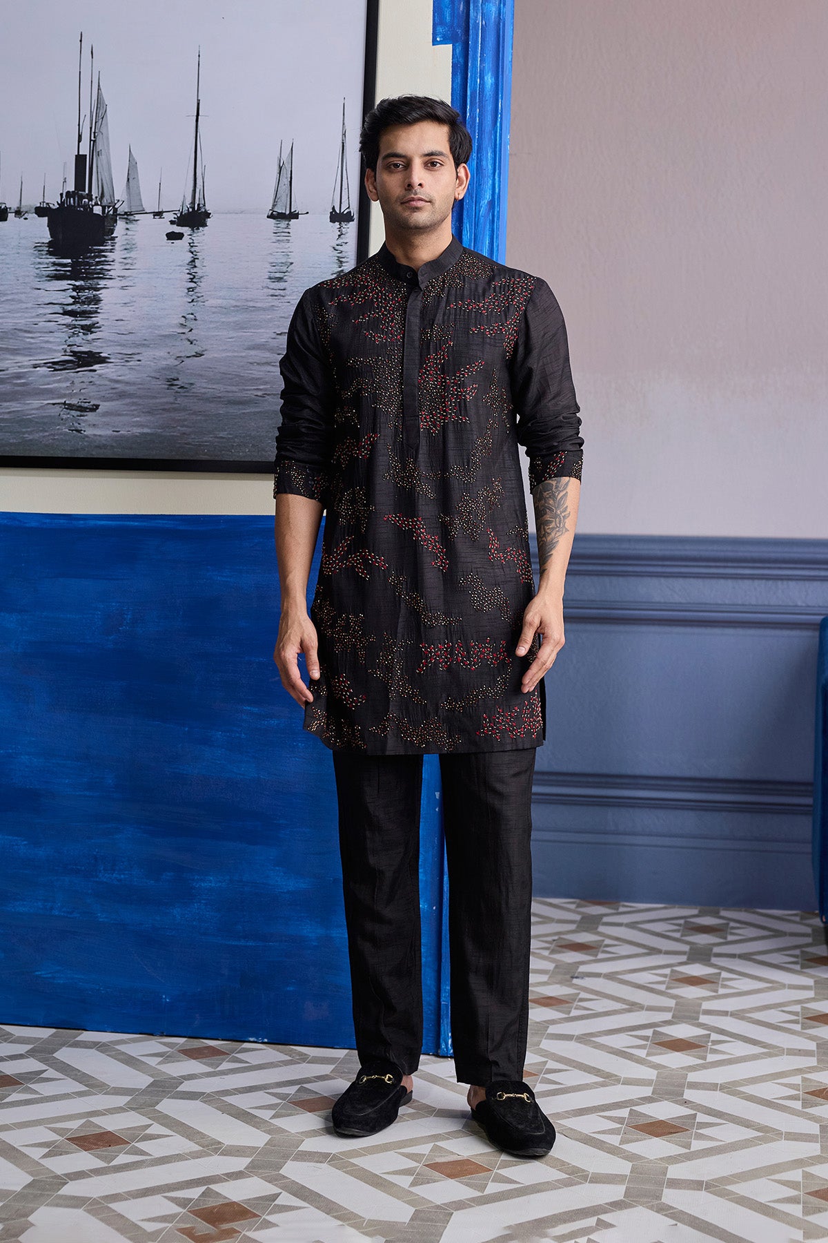 BLACK ABSTRACT EMBROIDERED KURTA WITH PANTS