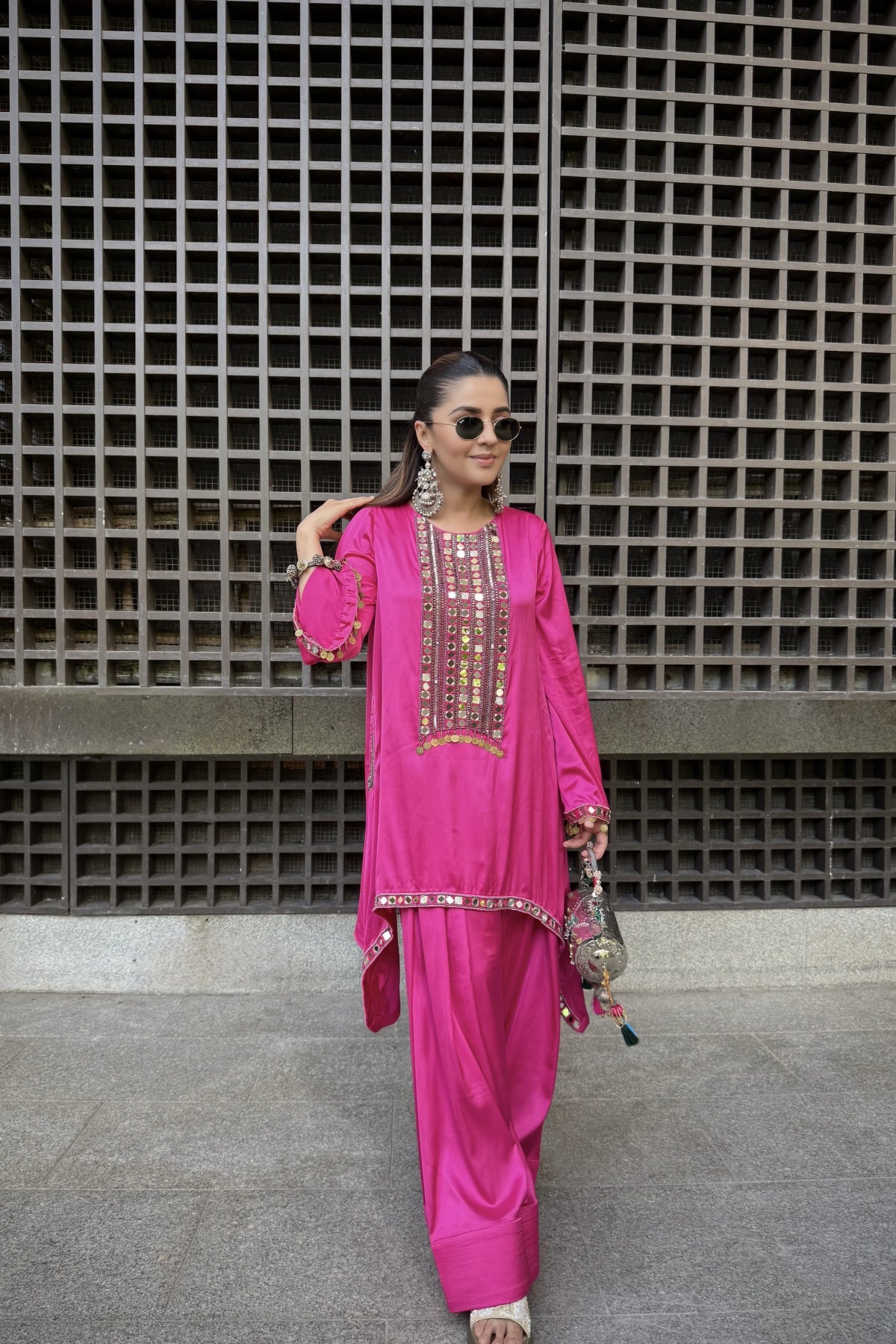 ISHA MULTANI IN FUSCHIA PINK EMBROIDERED KURTI SET