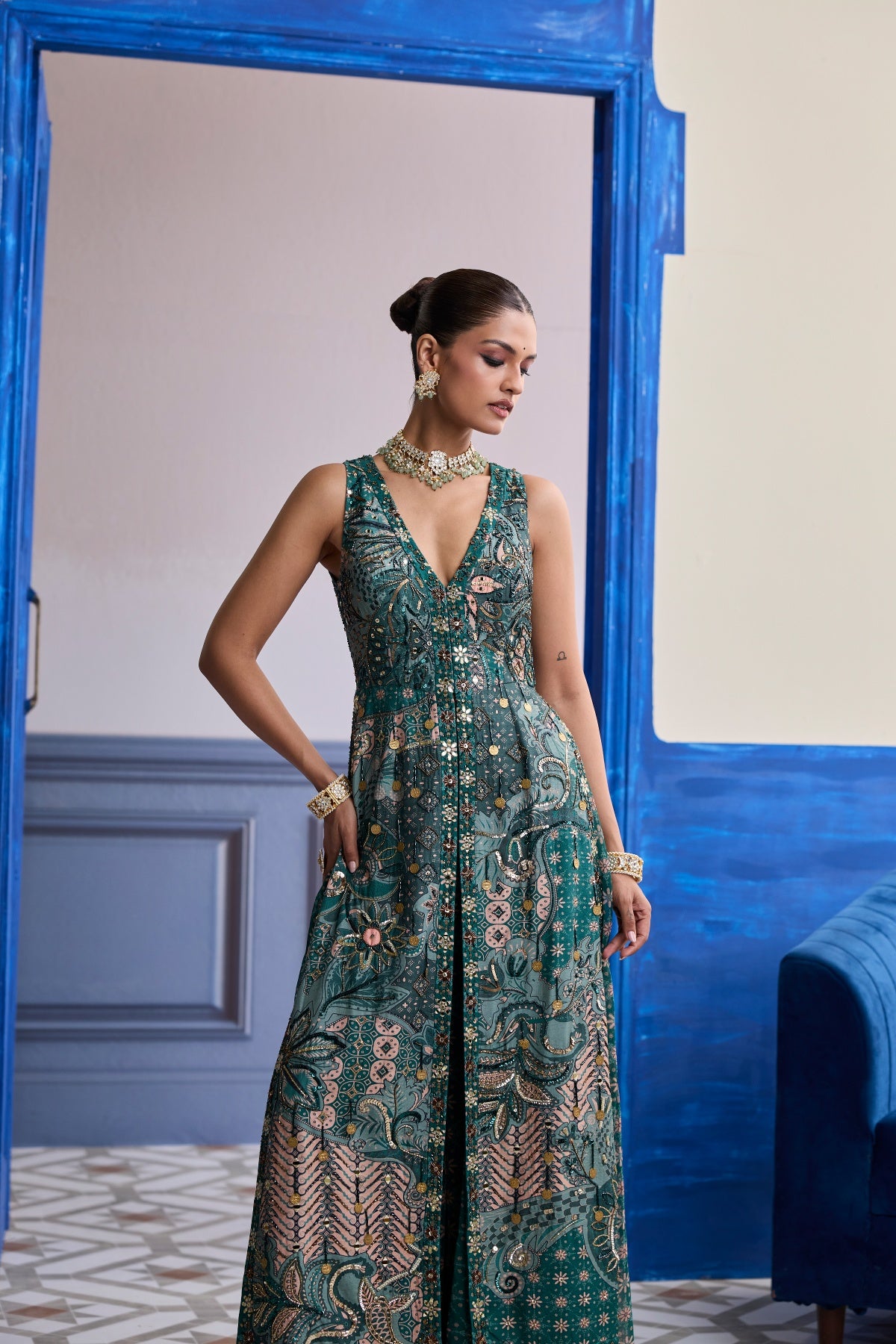 TEAL FLORAL V-NECK STRUCTURED KURTI WITH FLARED PANTS SET