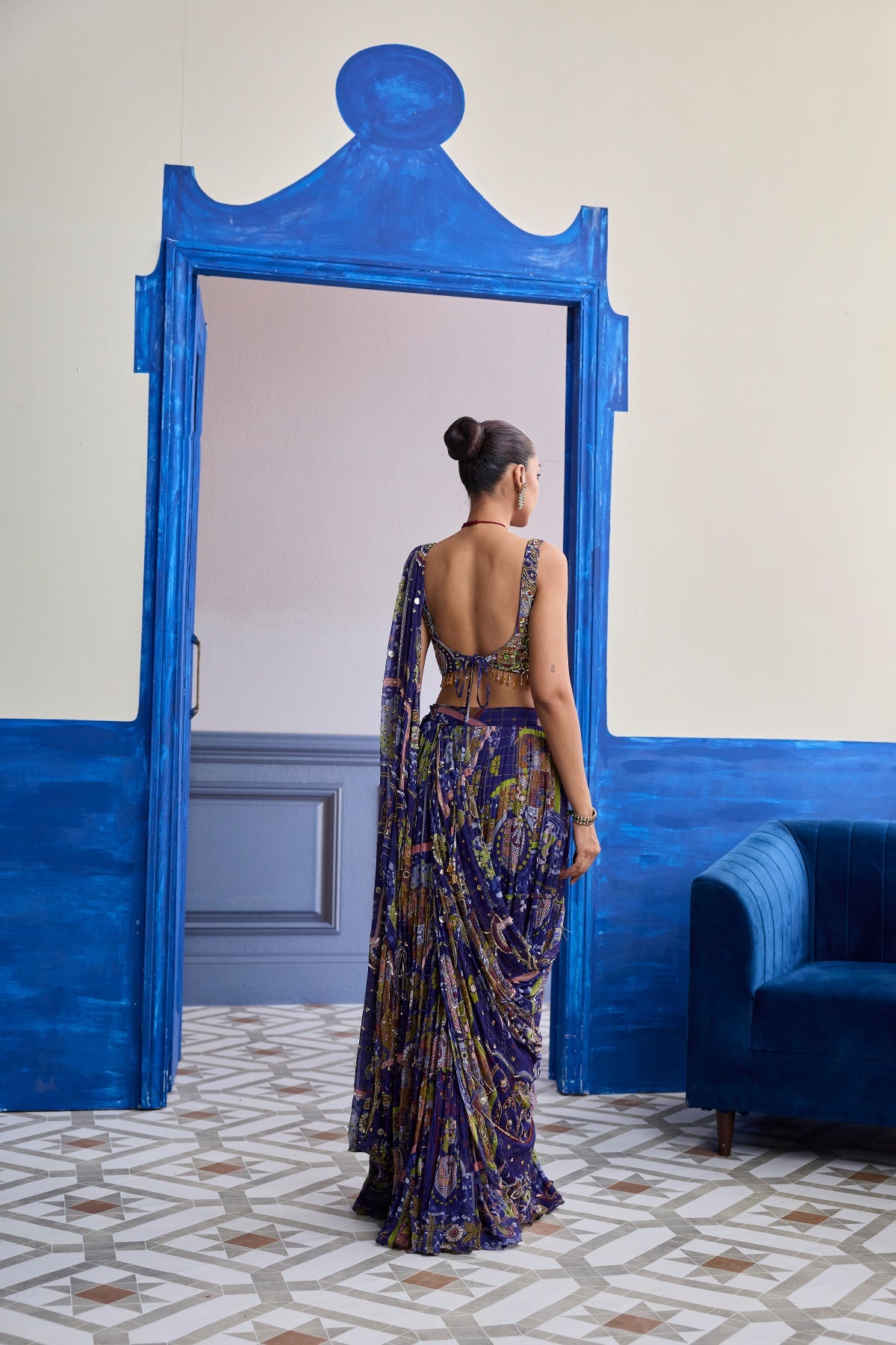 VIOLET MOSAIC BLOUSE WITH DRAPE TIERED SKIRT SAREE SET