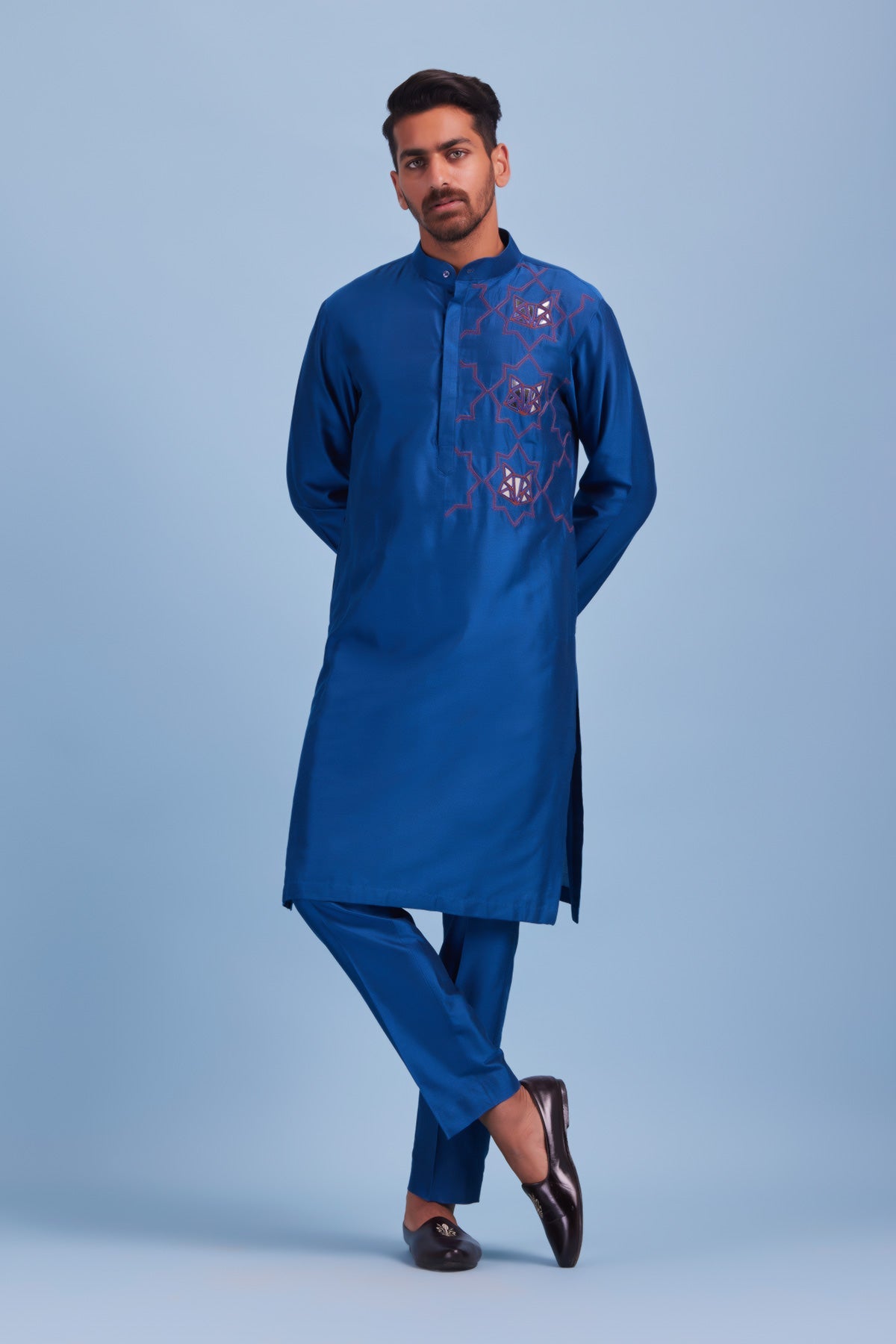 Indigo Blue Fauna Acrylic and Thread Embroidered Kurta With Indigo Blue Pants