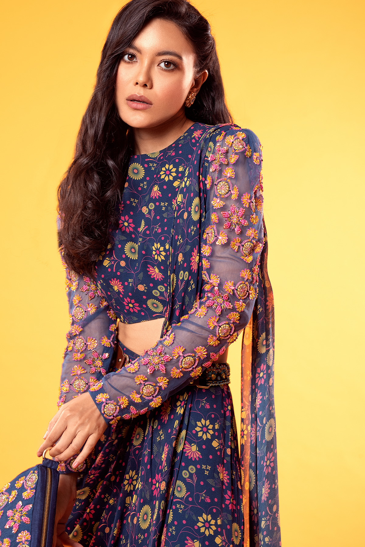 Close 2025 neck blouse
