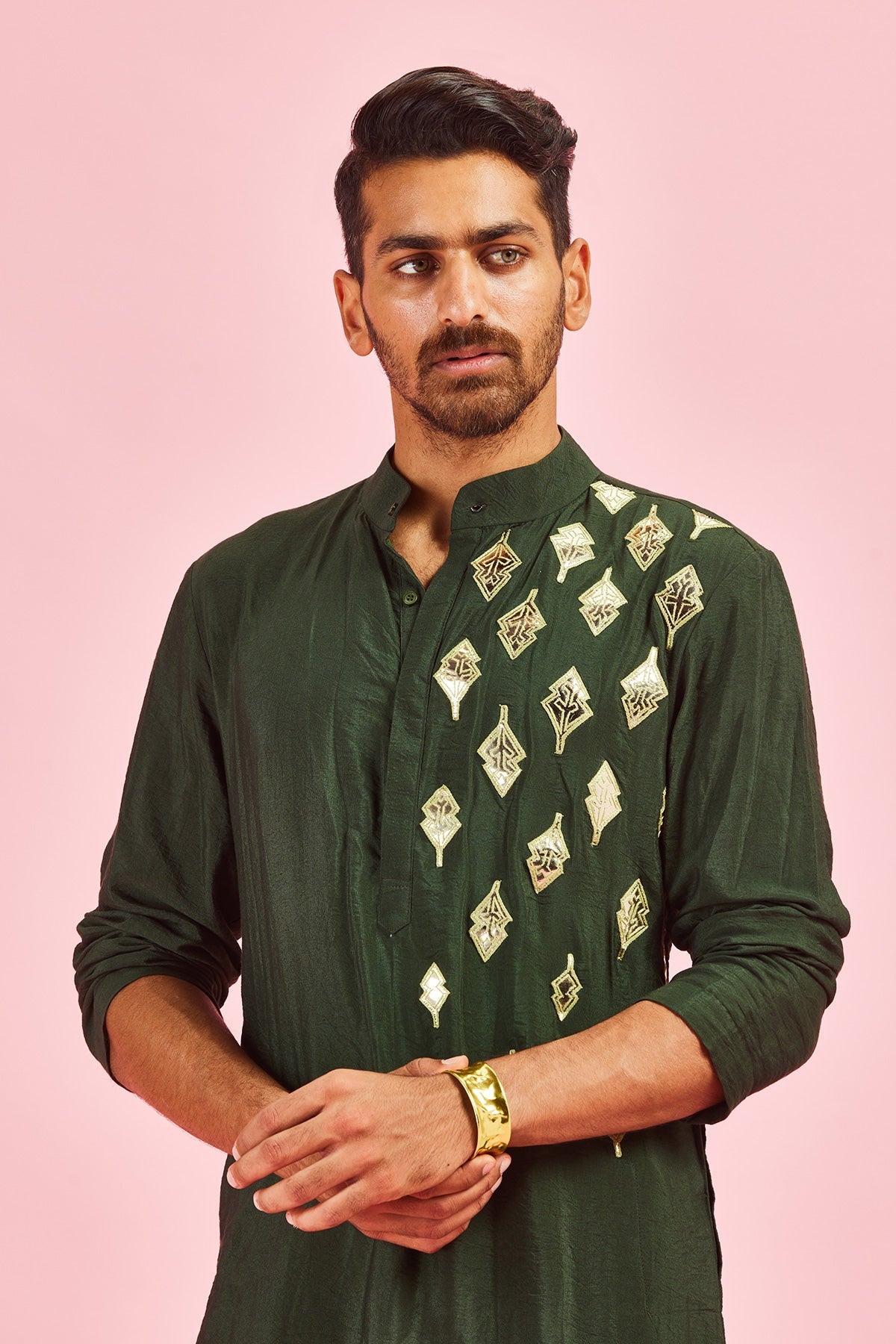 Olive Green Acrylic and Thread Leaf Ermbroidered Kurta With Olive Green Pants