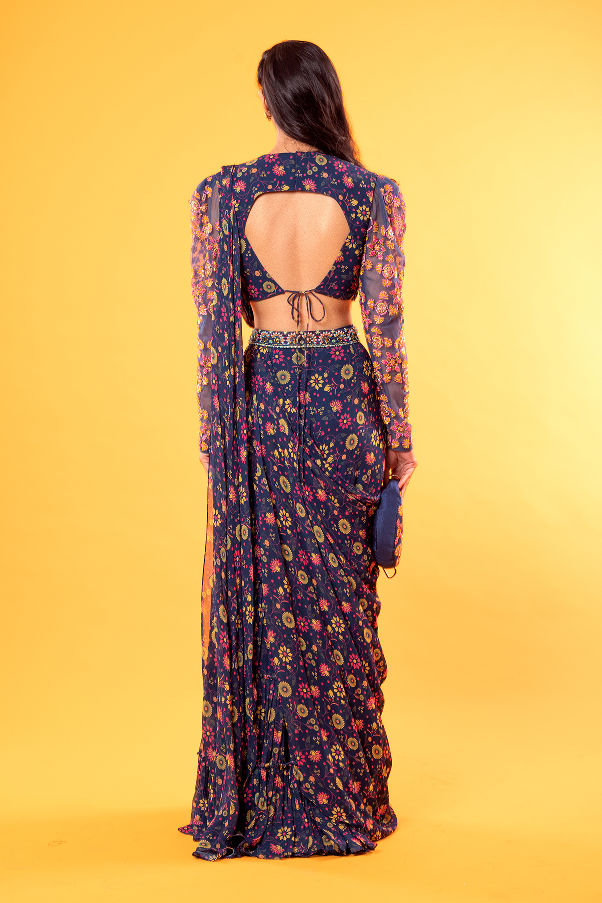 Punjabi | Scarf women fashion, Designer dresses indian, Dress indian style